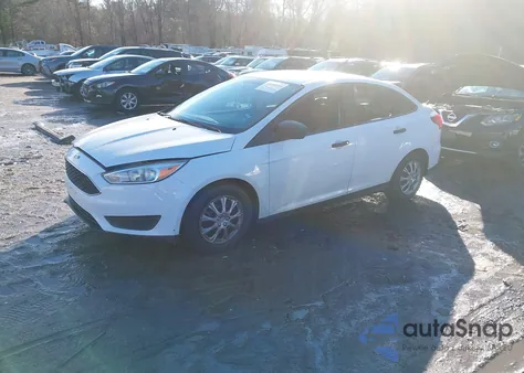 2017 Ford Focus S из США, поврежденный, VIN 1FADP3E25HL311237